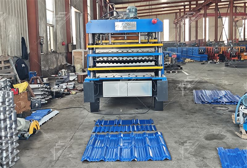 Three Layer Roofing Sheet Machine.jpg