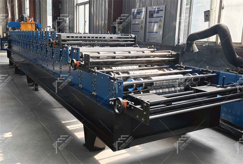 three layer roofing making machine.jpg