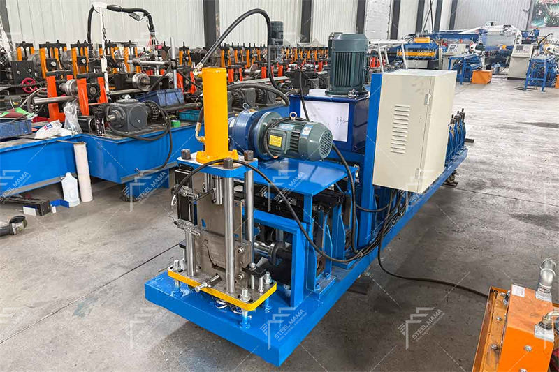 automatic gutter making machine.jpg