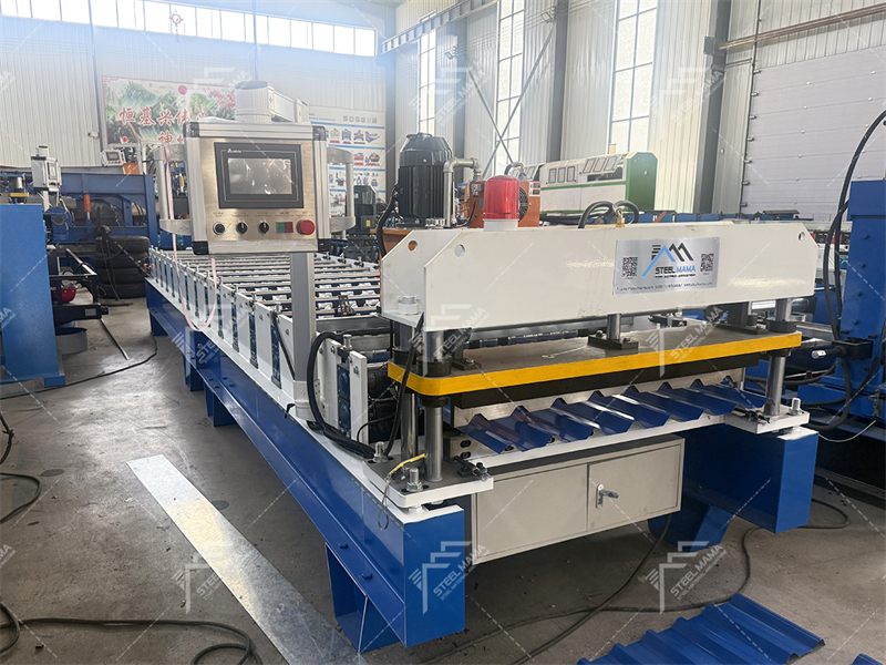 Trapezoidal galvanized steel roof panel Machine.jpg